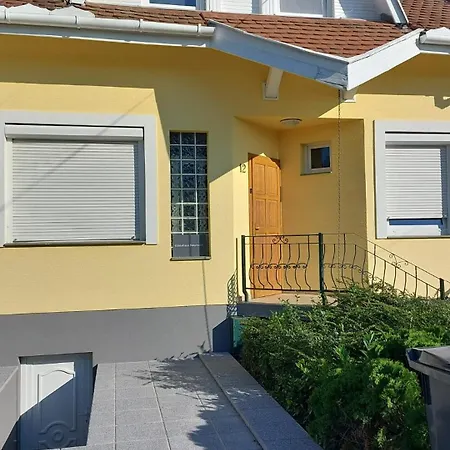 Pensjonat Gaestehaus Neumann *